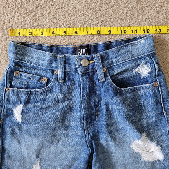 Urban Outfitters BDG Women's‎ High Rise Distressed Shorts. Size 25 - Picture 5 of 7